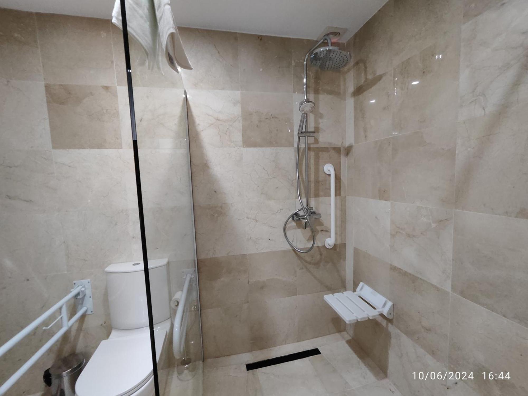 Apartamentos Luxury Playa Victoria Cadiz Exterior photo